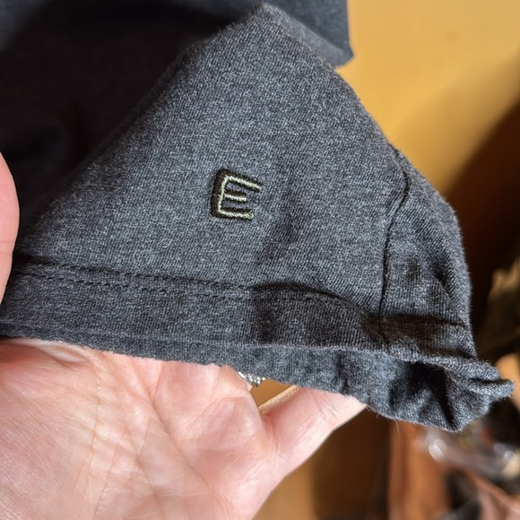 Everlane Men's Charcoal Gray The Essential Organic V-Neck Tee Size Large - Picture 8 of 12